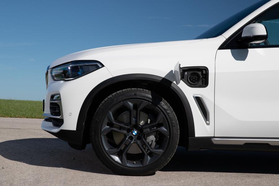 Детали экстерьера BMW X5 xDrive45e iPerformance (G05) 2019 года  (WW) (фото 87 из 102)